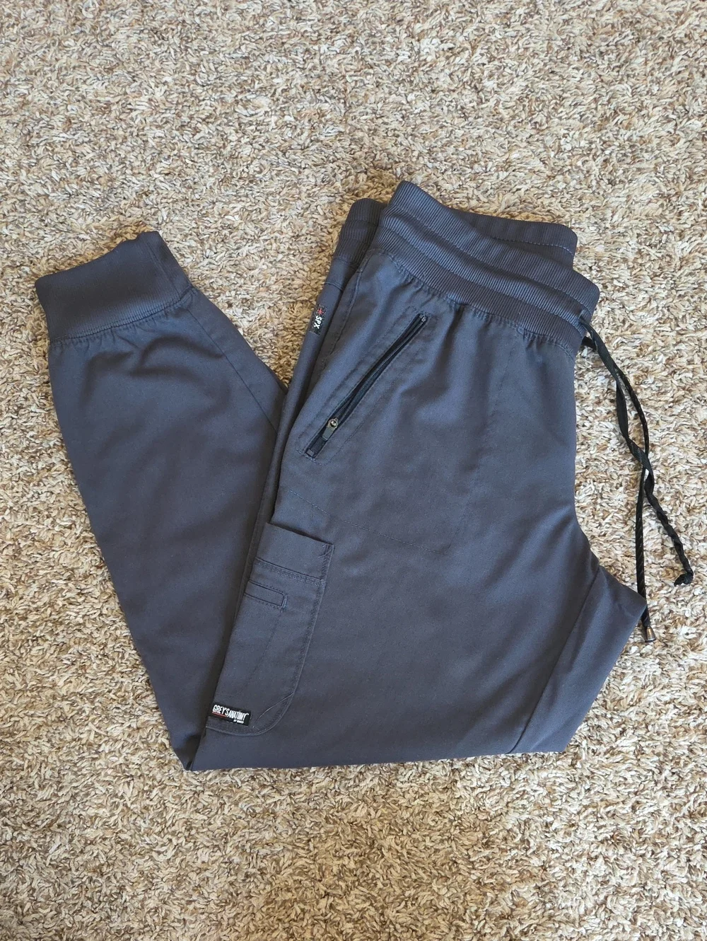 Grey's Anatomy Eden Small Petite Scrub Pants in Grey